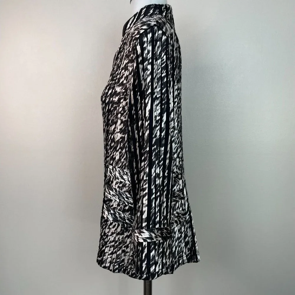 Chico's Jacket 1 Medium Gray Black Shutter Pleated Zip-Front 3/4 Sleeve